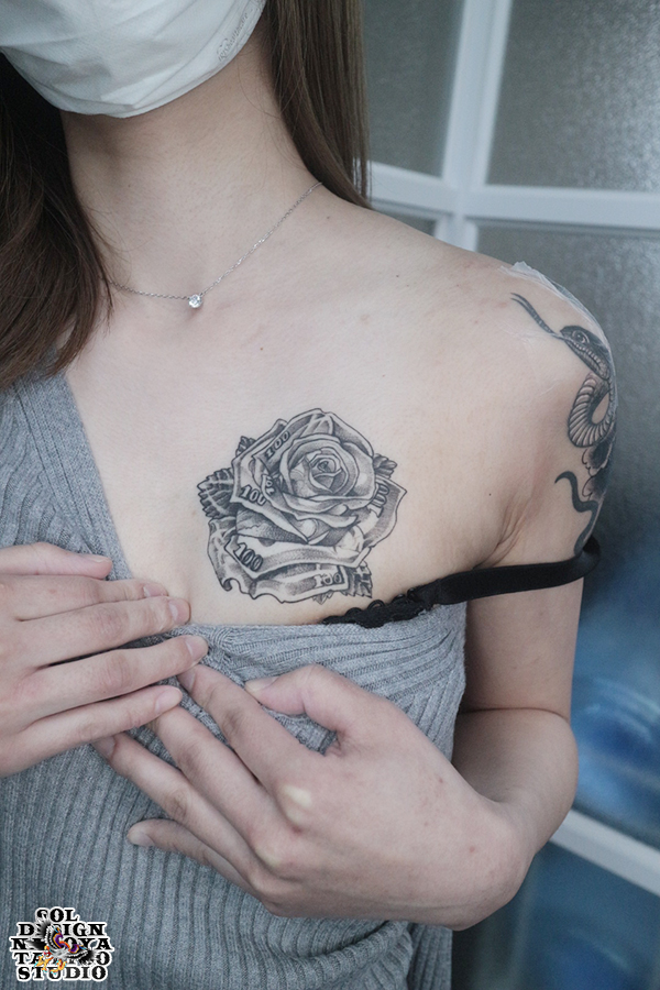 名古屋　タトゥー　女性